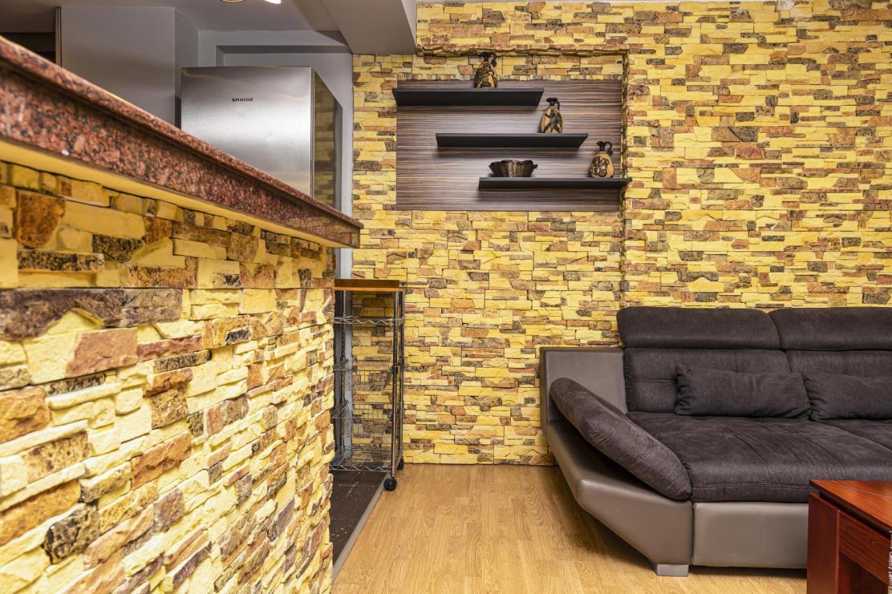 1Bd Apartment - 5 Mins To The City Centre By Flat Mаnager プロヴディフ エクステリア 写真