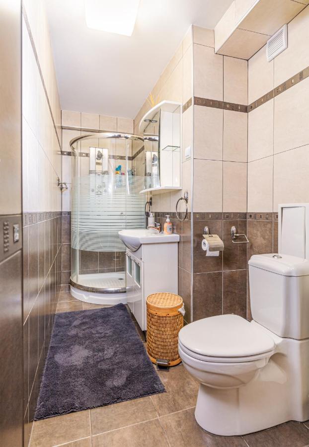 1Bd Apartment - 5 Mins To The City Centre By Flat Mаnager プロヴディフ エクステリア 写真