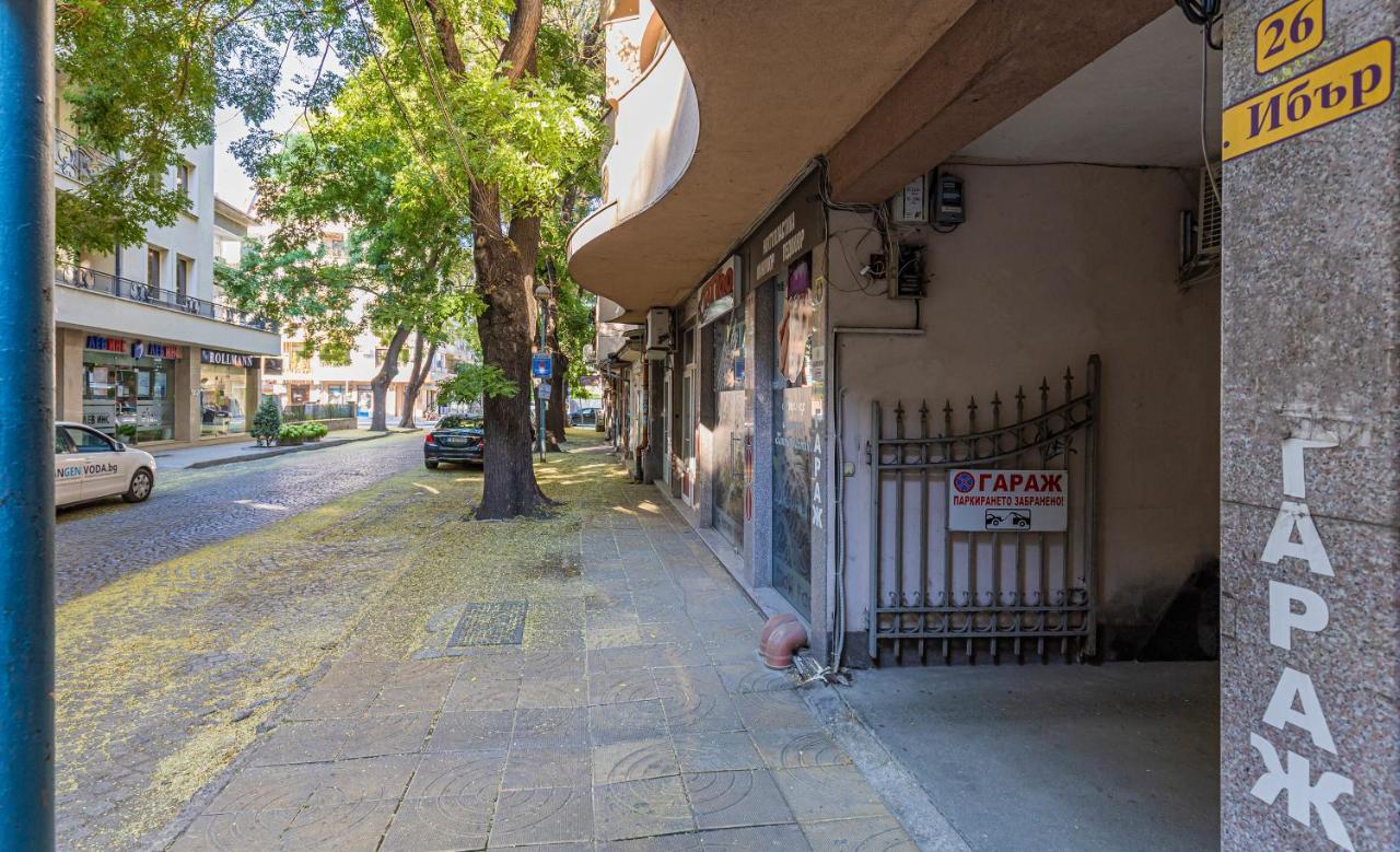 1Bd Apartment - 5 Mins To The City Centre By Flat Mаnager プロヴディフ エクステリア 写真